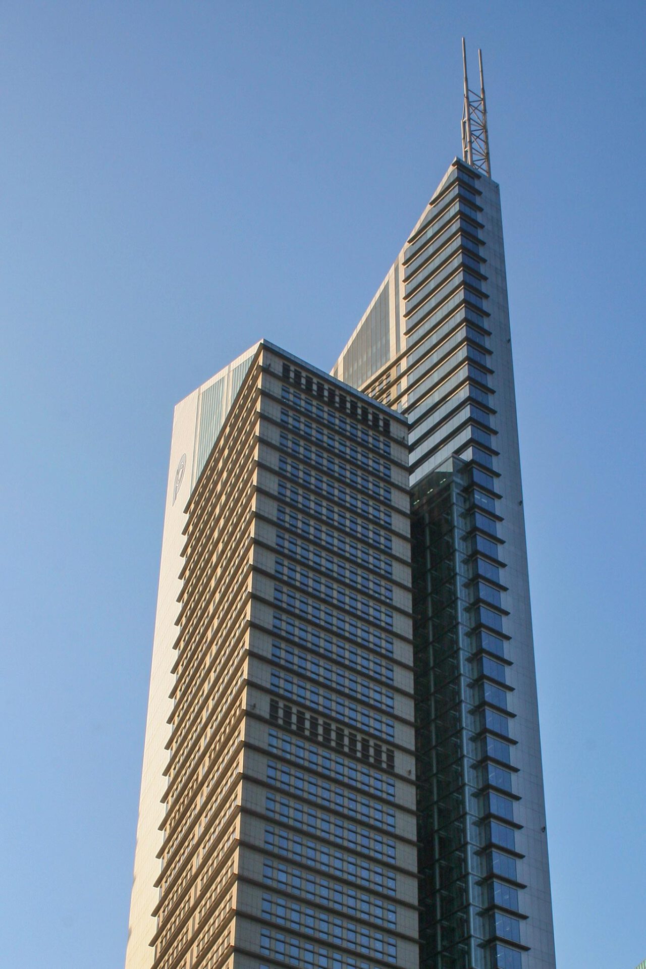 Ferox Seneca, Bocom Financial Towers closeup, CC BY-SA 3.0